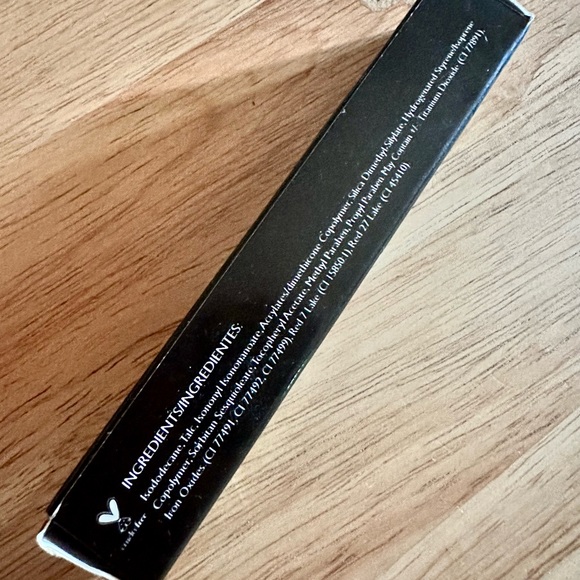 Hikari Matte Finish Lip Gloss in Au Natural NEW - Picture 3 of 5